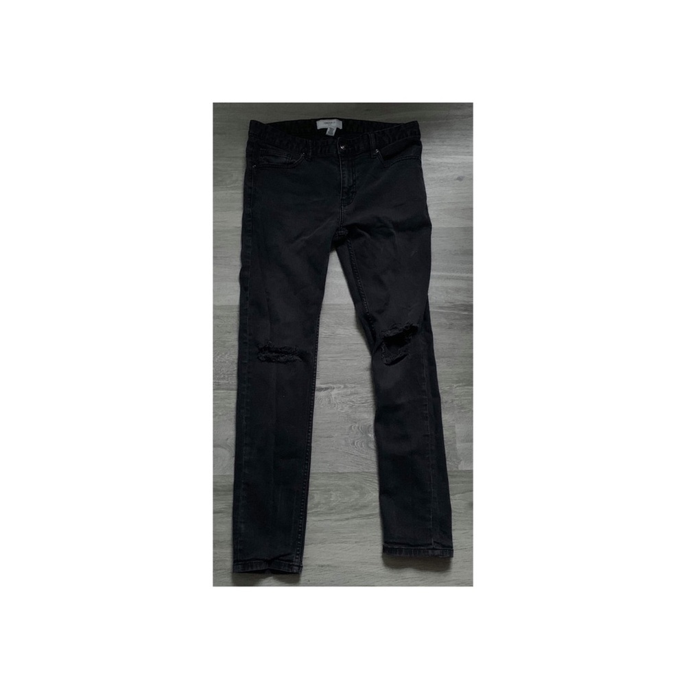 Men’s skinny jeans.
